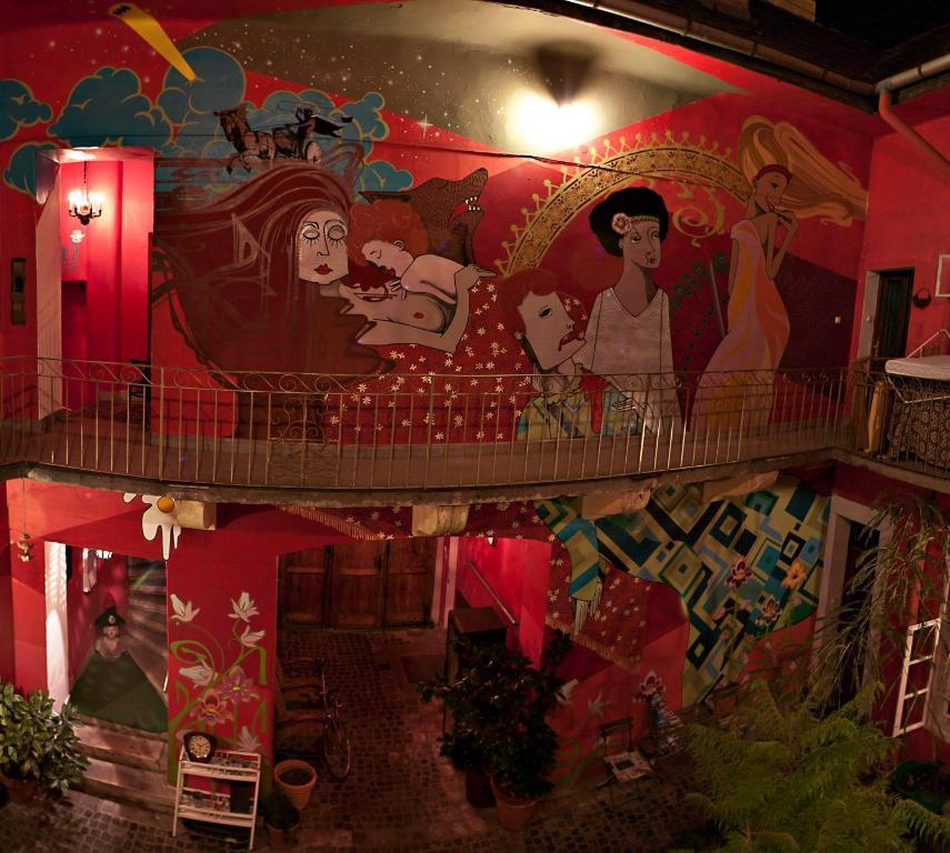 Santico Art Hotel And Hostel Будапеща Стая снимка