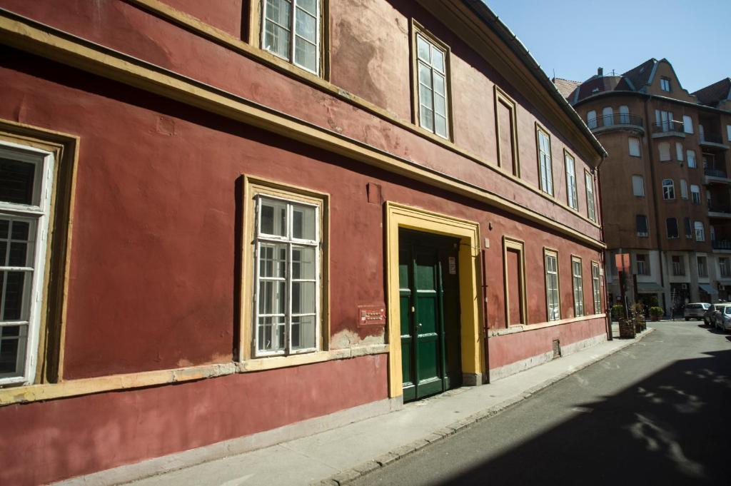 Santico Art Hotel And Hostel Будапеща Екстериор снимка