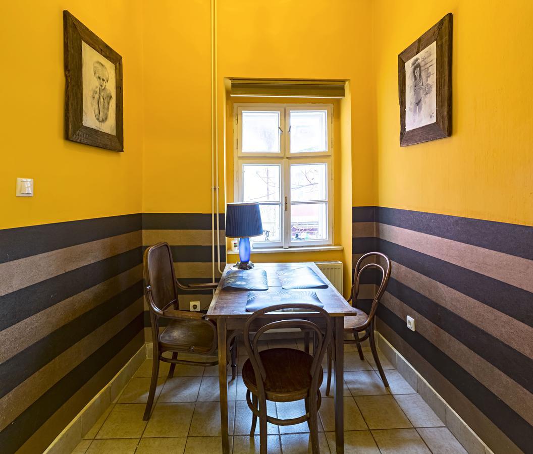 Santico Art Hotel And Hostel Будапеща Екстериор снимка