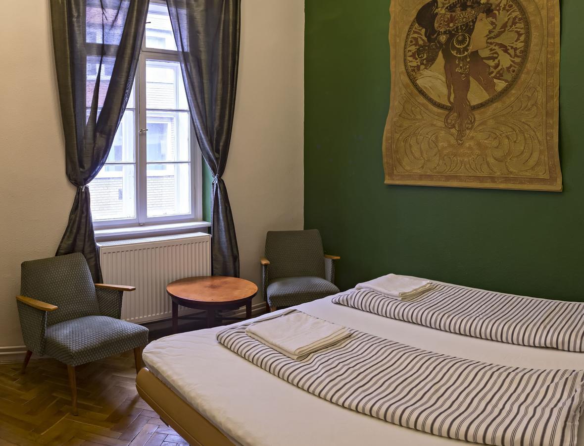 Santico Art Hotel And Hostel Будапеща Екстериор снимка