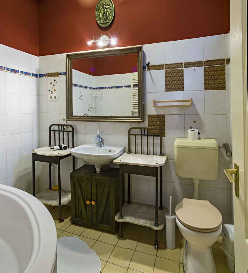 Santico Art Hotel And Hostel Будапеща Екстериор снимка