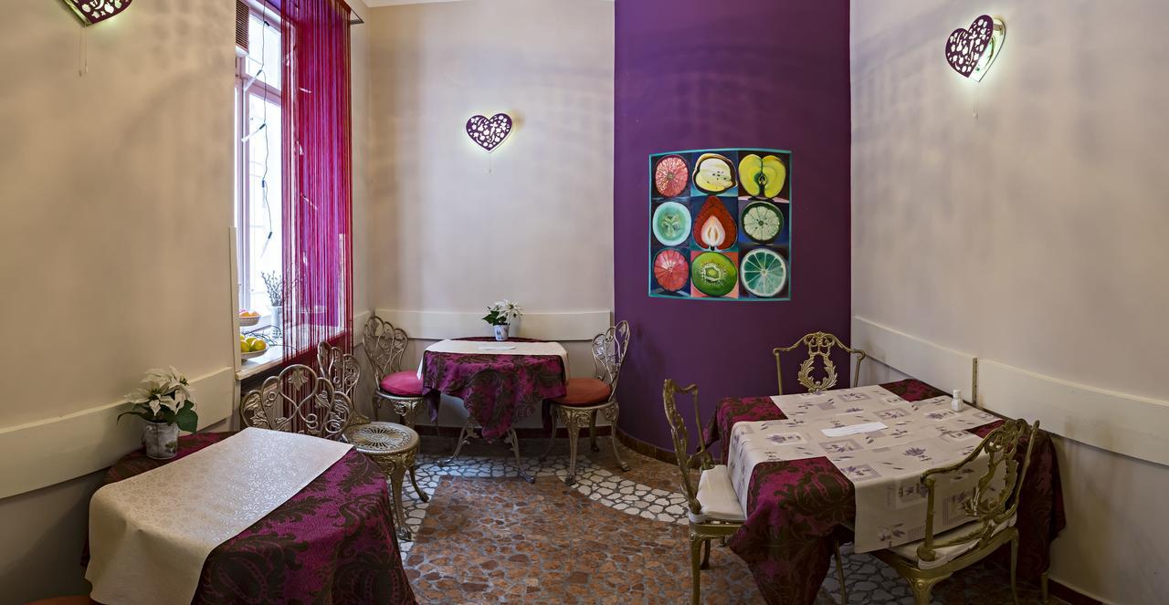 Santico Art Hotel And Hostel Будапеща Екстериор снимка
