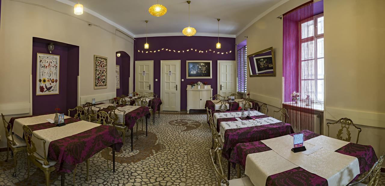 Santico Art Hotel And Hostel Будапеща Екстериор снимка