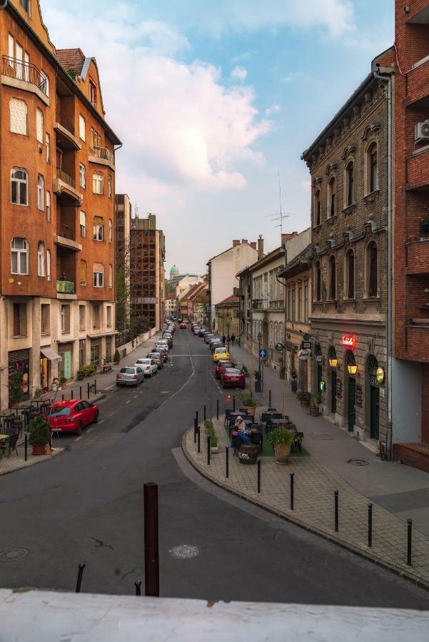 Santico Art Hotel And Hostel Будапеща Екстериор снимка